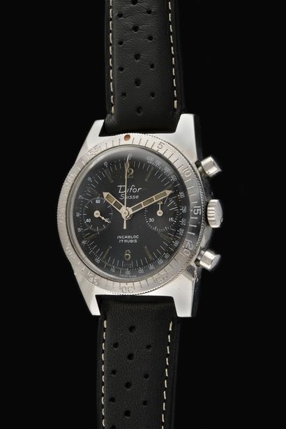  DIFOR Diving Chronograph. N°618601. About 1968. Steel case, cushion, straight lugs,...