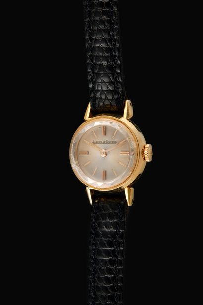  JAEGER LECOULTRE Round. Ref: 916310. Circa 1950. Ladies' wristwatch in yellow gold...