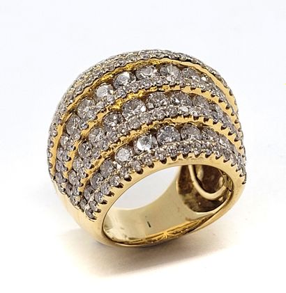 null IMPORTANT RING adorned with a succession of thirteen lines of brilliant-cut...