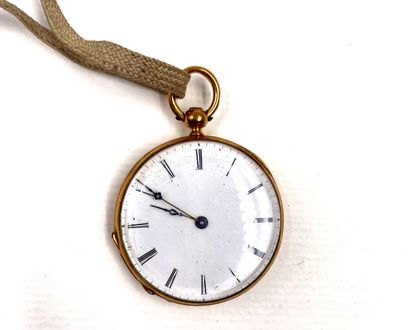 null WATCH OF GOUSSET holding a white bottom, Roman numerals. The obverse with enamelled...