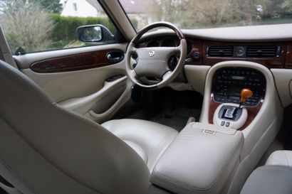 1999 Jaguar-Daimler X330 Serial number SAJAA24E9YLF05391

First hand

44,000 km original

Luxury...