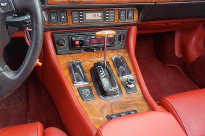 1993 Jaguar XJS Cabriolet V12 N° de série SAJJNADW4EN183374

Version « face-lift...