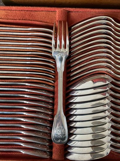 null MENAGERE in silver model net with spatulas armoiriées including : 24 large cutlery...