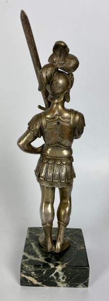 null PAIR OF GROUPS in silvered bronze (wear) representing Roman soldiers. Base in...