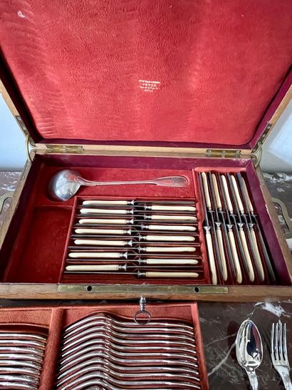 null MENAGERE in silver model net with spatulas armoiriées including : 24 large cutlery...