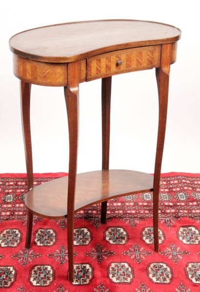 SMALL kidney-shaped table in marquetry and...