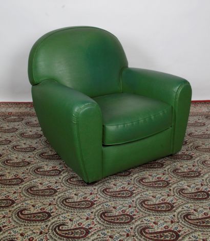 null LARGE CLUB CHAIR with rounded back and arms, in green skai. H. : 81 x W. : 86...