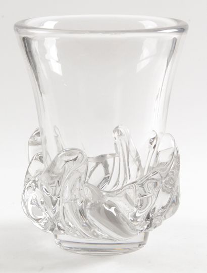 null VASE DAUM, MODÈLE SORCY, en cristal, modèle datant des année 50. H : 30 cm (Bon...