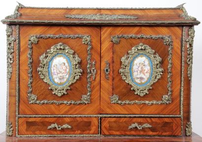 null BONHEUR DU JOUR of Louis XV style in wood veneer with foliage and porcelain...