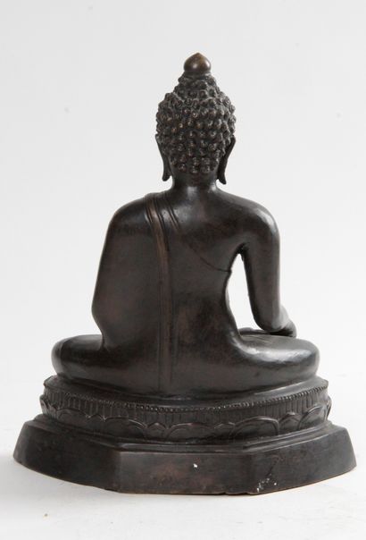 null THAILAND, IN THE STYLE OF SUKHOTHAI, 20th century Bronze subject with brown...