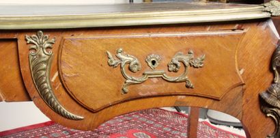 null LARGE REGENCE STYLE FLAT DESK, veneered and richly decorated with gilt bronze...