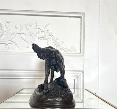 null Jules MOIGNIEZ (1835-1894) Spaniel and hare Bronze with brown patina signed...