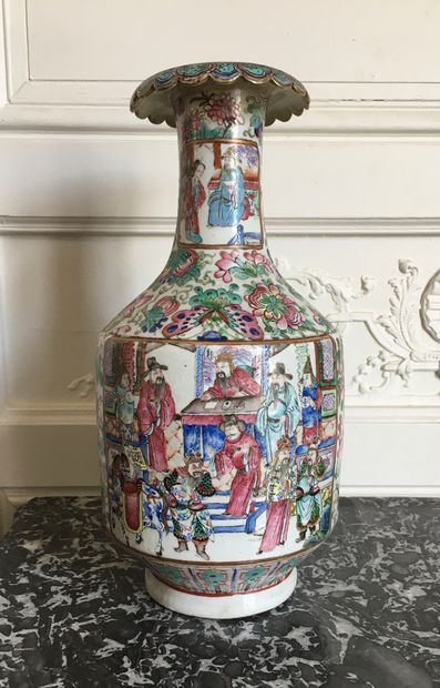 CHINE Grand vase balustre en porcelaine de...