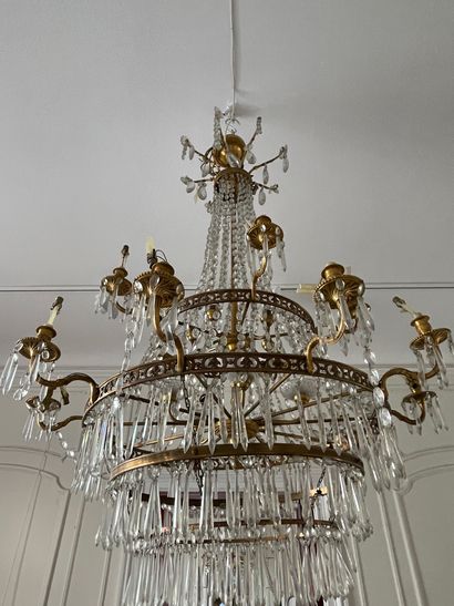 null IMPORTANT LUSTRE of balloon form in gilded bronze and drops with fifteen arms...