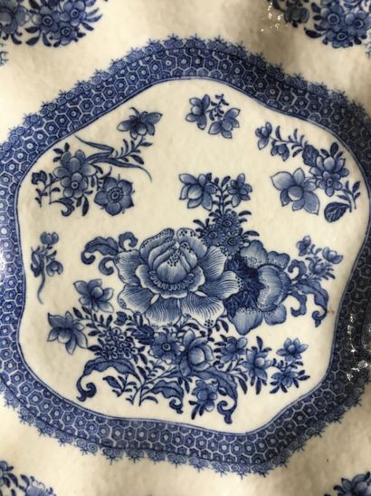 null CHINA Porcelain bowl with contoured edge decorated in blue underglaze with flowers....