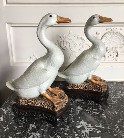 CHINA Couple of geese in porcelain the body...