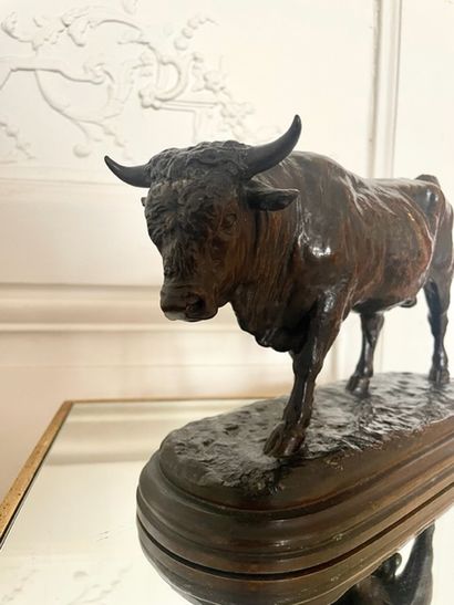  Rosa BONHEUR (1822-1899) The walking bull Bronze with brown patina signed on the...