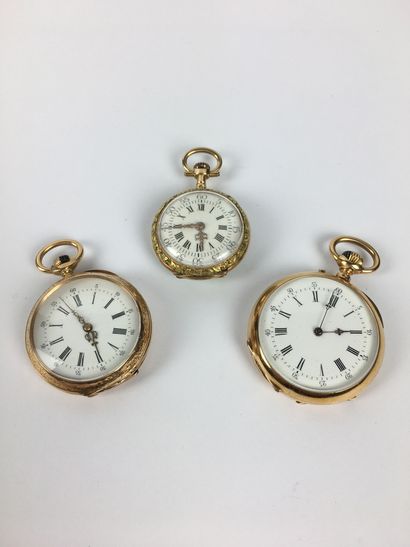 null THREE GOSPEL WATCHES in yellow gold Total gross weight: 65 g Diameters: 20 mm,...
