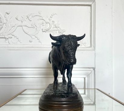  Rosa BONHEUR (1822-1899) The walking bull Bronze with brown patina signed on the...