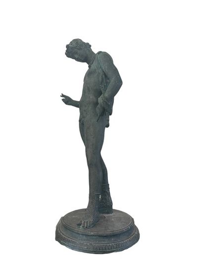null D'APRES L'ANTIQUE Narcisse de Pompéi Sculpture en bronze patiné H : 62 cm (accidents...
