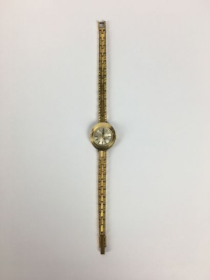  LIP Round ladies' watch, yellow gold case, gold metal bracelet Diameter: 16 mm Gross...