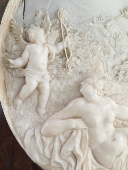 null Round carved ivory BAS RELIEF decorated with Venus and Cupid with a satyr, or...
