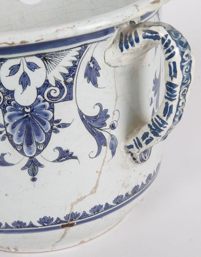 null ROUEN, large pot with handles in blue-white earthenware decorated with lambrequins...
