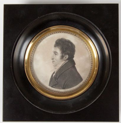 ROUND FORM ENGRAVING showing a man in profile...
