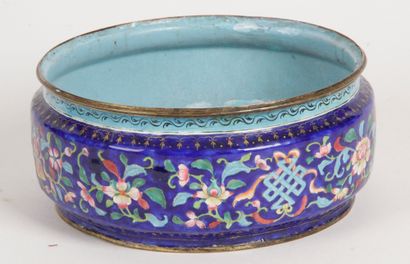 null Vietnam, 19th century Small enamel on copper bowl, with polychrome decoration...