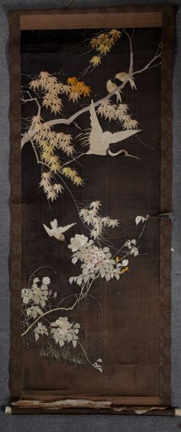 null Japan, early 20th century Brown silk Kakemono, embroidered in autumn colors...