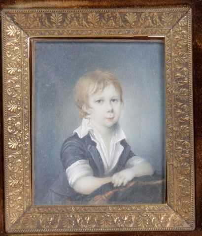 null ECOLE FRANÇAISE DU XIX SIECLE, « Portrait d’un jeune garçon » Miniature montée...
