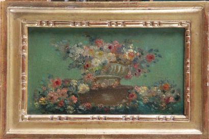 null ÉCOLE FRANÇAISE, VERS 1900. « Coupe de fleurs sur un entablement » Huile sur...