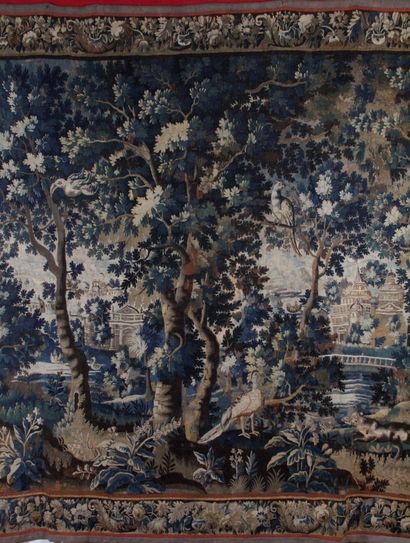 null GRANDE TAPISSERIE D’AUBUSSON dite « verdure » Décors de sous-bois animés d’un...