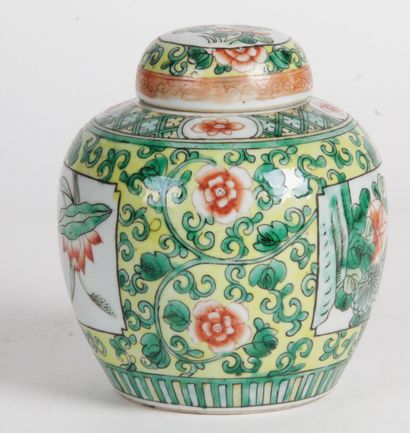 null CHINA, 19th CENTURY Covered pot in porcelain and enamels of the green family...