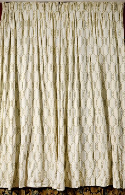 null PAIR OF CURTAINS in cream cotton decorated in two tones of intertwined strings....