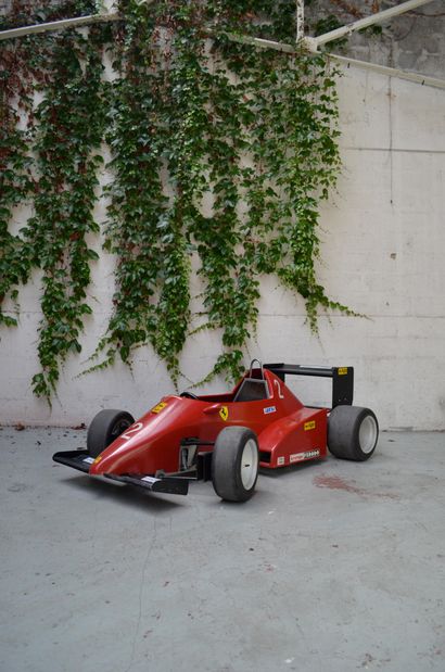 Monoplace Ferrari F1 pour Monoplace Ferrari F1 pour

enfant à moteur thermique