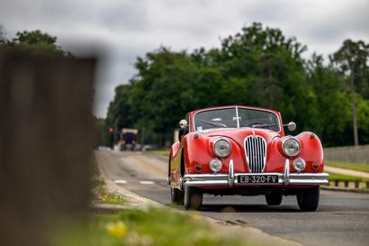 1955 JAGUAR XK140 SE "1955 JAGUAR XK140 SE DHC 


Serial number S817153


Nice condition...