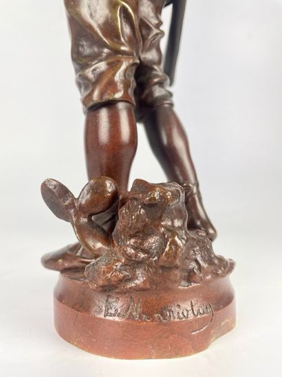 null Eugène MARIOTON (1854-1933) The throw Bronze with medal patina H : 38 cm