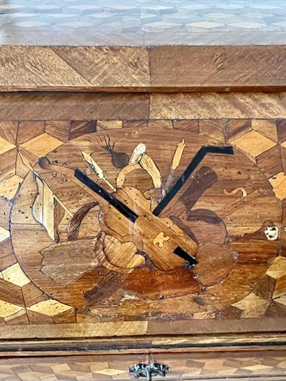null SECRETARY BACK OF ANE in veneer and marquetry with geometric decoration and...