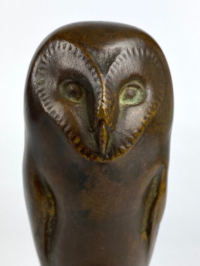 null Henri VALLETTE (1877-1962) Chouette Bronze à patine brun clair H : 14.5 cm