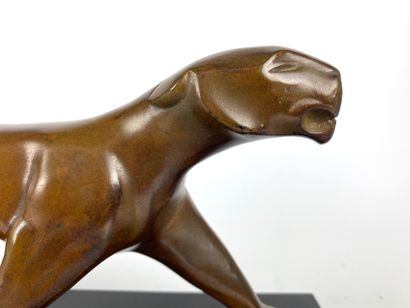 null Michel DECOUX (1837-1924) Walking panther Bronze with light brown patina Black...