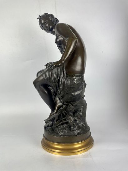 null Mathurin MOREAU (1822-1912) Diane chasserresse Bronze with green-brown patina...