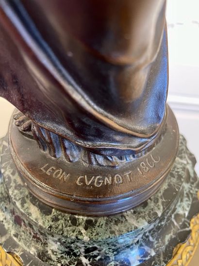  Louis CUGNOT (1835-1894) La Fileuse de Procida Bronze à patine brune Signé sur la...