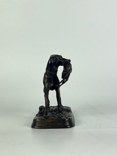 null Pierre-Jules MÈNE (1810-1879) Chien de chasse attrapant un lapin Bronze à patine...