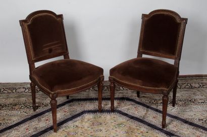 null PAIR OF CHAIRS, flat back, Louis XVI style, in molded and carved wood with twisted...