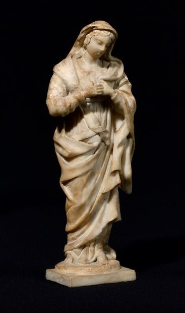 null VIERGE DE L’ASSOMPTION en albâtre sculpté en ronde-bosse. XVII/XVIIIe siècle...
