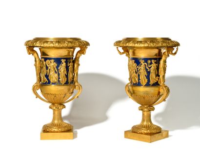 PAIR OF VASES in gilt bronze and lapis blue...