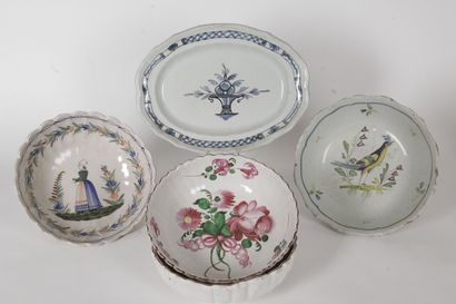 null ARRAS, Set of five soup plates, seven dinner plates and an oval dish with contoured...
