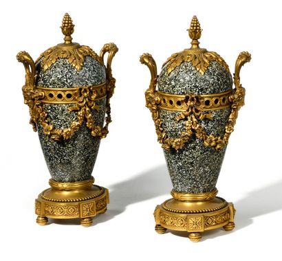 null PAIR OF POTS-POURRIS with two handles in granite marble with rich chased and...