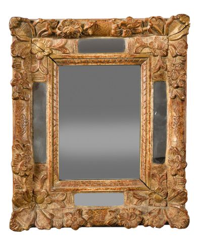 LITTLE MIRROR WITH PARCLOSES in carved wood,...